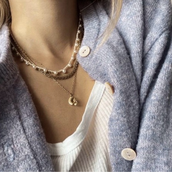 GLOSSIER ISO ITEM!!!! - Picture 2 of 2